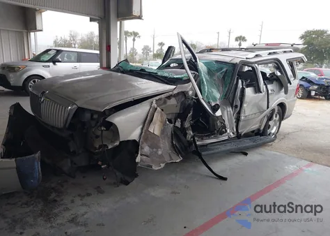 2005 Lincoln Navigator z USA, uszkodzony, nr VIN 5LMFU275X5LJ22861